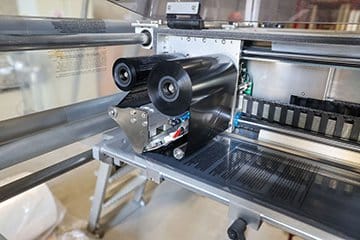 Folie wordt bij Animeal voorzien van een print met de Valentin DPM IV folieprinter