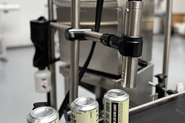 Bier coderen met de Linx kleinkarakter inkjetprinter